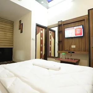 Hotel Amar Palace By Wb *