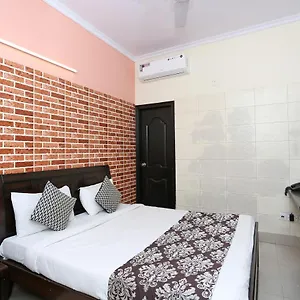 Oyo Flagship 14164 Satwah 29 3* New Delhi
