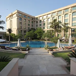 Hotel The Grand