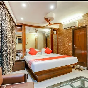 Roma Deluxe - Railway Station Hotel