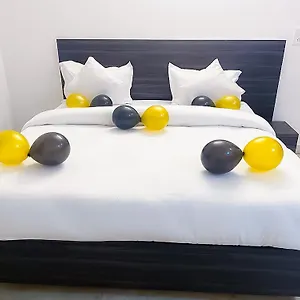 Saket Hotel 3*