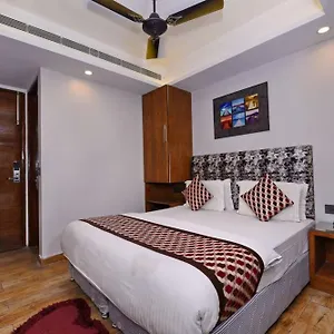 Hotel Nitya International Railway Station Free Airport Pickup 4*