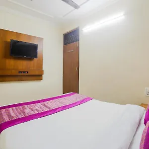 O Shyam Palace Near Railway Station 호텔 2*