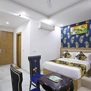 Decent Palace Near Delhi Airport 3* New Delhi