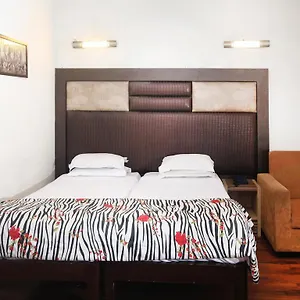 Hotel Oyo 358 Sarojini Nagar 3*