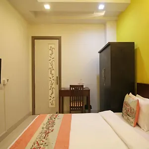 Oyo Pitampura Hotel New Delhi