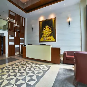 Mint Oodles 2 Mins To Nehru Enclave Metro 3* New Delhi