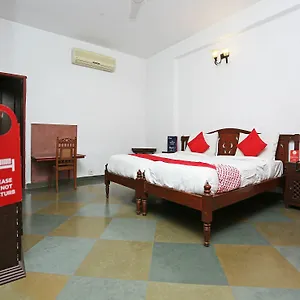 Oyo 15842 The Banyan Farm Hotel