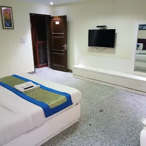 The Paramont Delhi 3* New Delhi