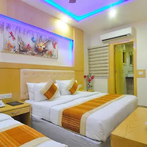 Palace Deluxe - Paharganj - 3*